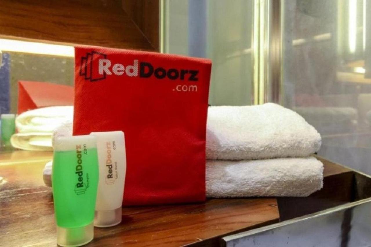 Reddoorz Near Ramai Mall Malioboro Yogyakarta Exterior foto